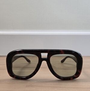 dezi | pusha | oversized aviator sunglasses | tortoise | woman owned